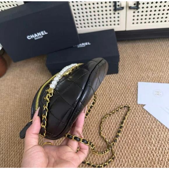 Chanel Black Bum Bag *VIP GWP* - Picture 4 of 6